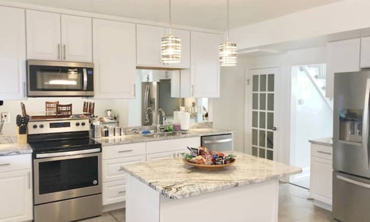 Downtown Baltimore House | Spacious, Modern, Three Bedroom Townhome with Private Backyard