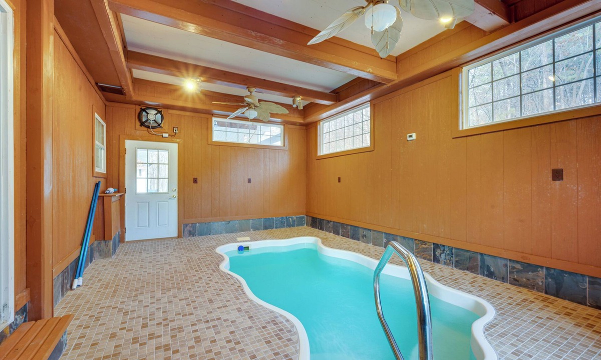 Mount Mourne House | Spacious Mooresville Home w/Lake Norman View!