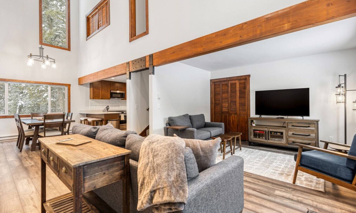 Kalispell House | Spacious Mountain Home In The Trees with Views