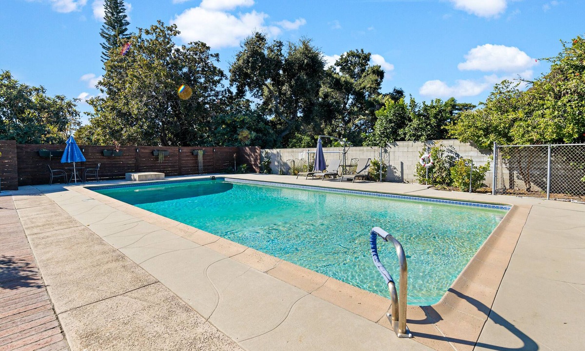 Lamanda Park House | Spacious Pool House