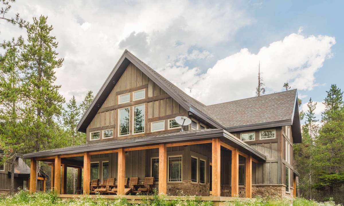 Island Park House | SPACIOUS RETREAT NEAR YELLOWSTONE. FISHING, BOATING, HIKING, ATV & SNOWMOBILING