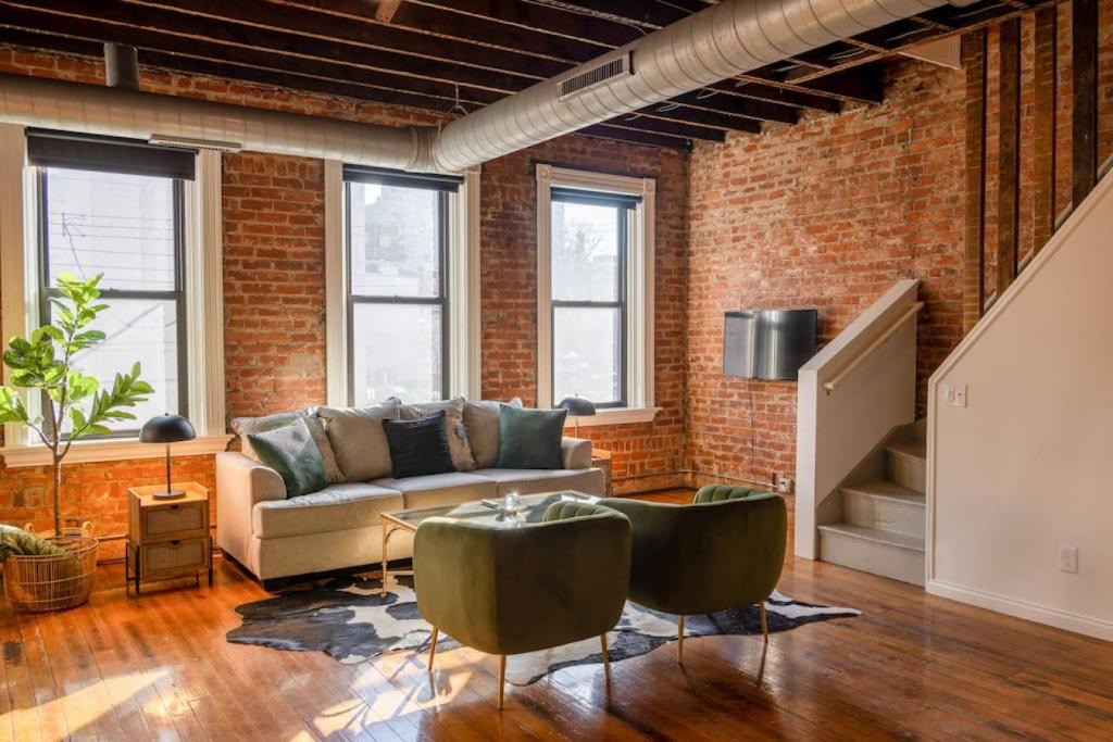 Over-the-Rhine Apartment | Spacious Retreat w Private Roof Deck Walkable to ALL