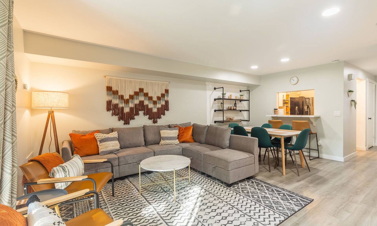 Eagle House | Spacious, Upgraded and Comfortable! Eagle Two Bedroom Retreat!