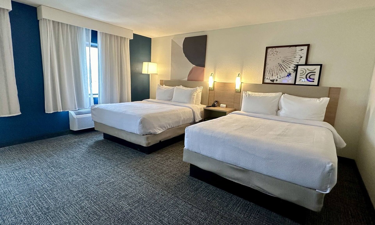 Fort Wayne Hotel | Spark by Hilton Fort Wayne