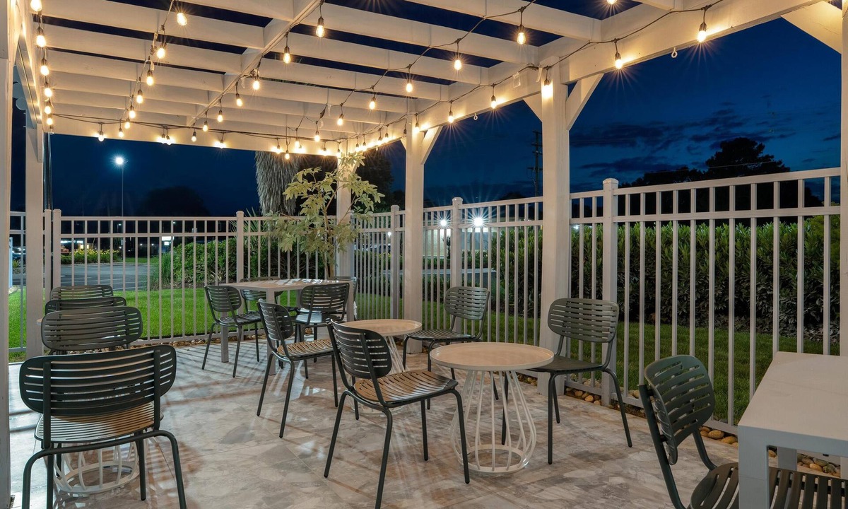 Williamsburg Hotel | Spark by Hilton Williamsburg Historic Area