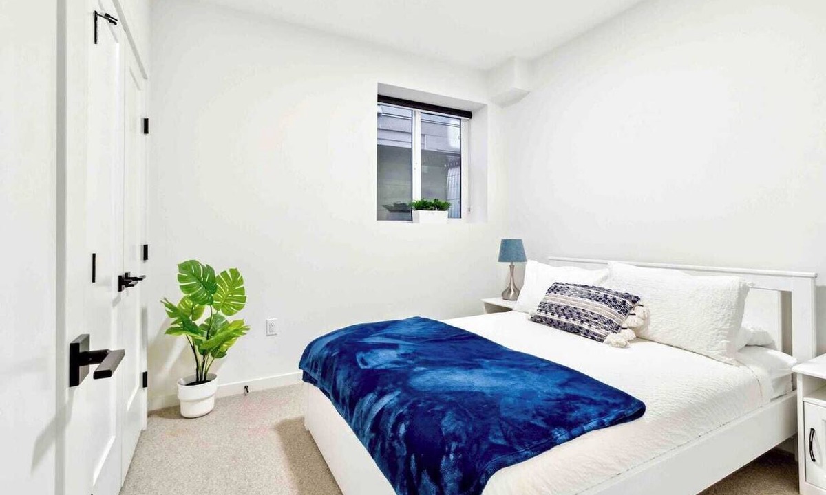 Willoughby Apartment | Sparsh Villas - Luxurious & Stylish 2BR P/Suite