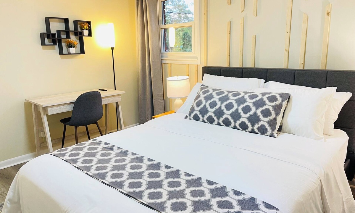 White Stone House | Spartanburg Golf/Fast WiFi/great for Work & Family Friendly