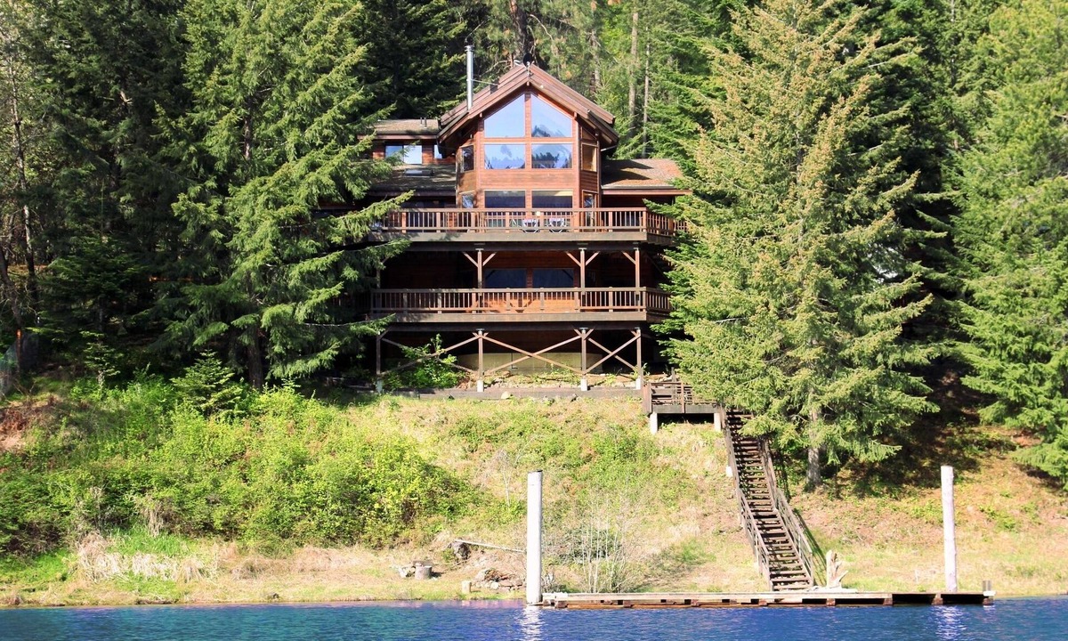 Harrison House | Spectacular 3-Story 7BR CDA Lakefront w-Dock, Hot Tub on Secluded Powderhorn Bay