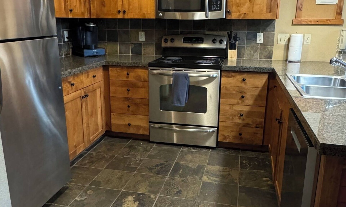 Kellogg Condo | ❄️🚵 Spread out in a Deluxe Suite🏄‍♂️🥾 en suite listed