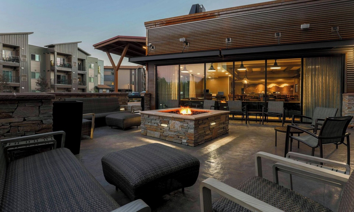Truckee Hotel | SpringHill Suites by Marriott Truckee Lake Tahoe