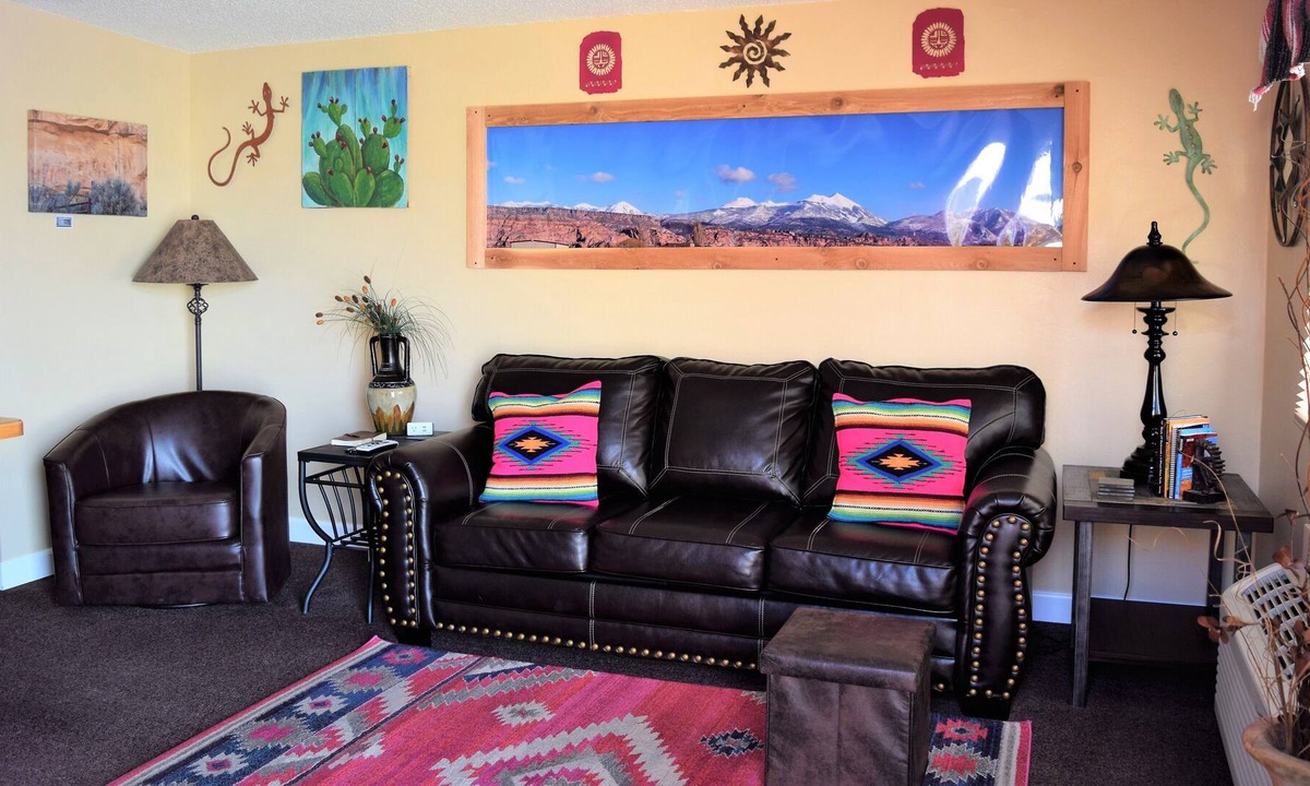 Moab South Valley Cabin | St Dane's Prickly Pear Cabin, close to Arches & Canyonlands National parks