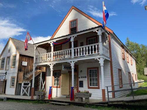 Barkerville Hotel | St. George Hotel