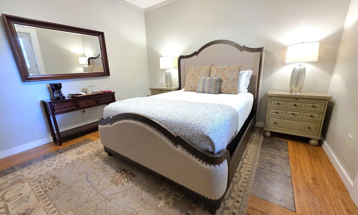 Dahlonega Hotel | Standard Guest Room (Terrace) - Barefoot Hills - North Georgia Mountains