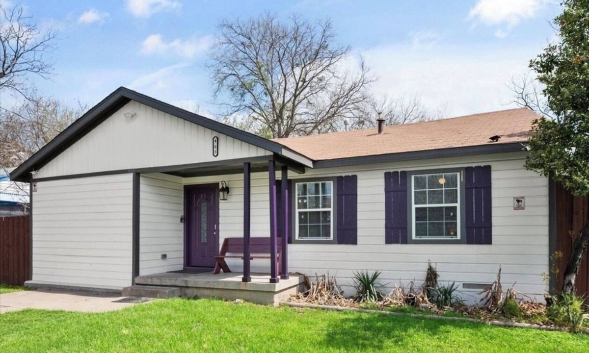 Central Arlington House | Stay in the Heart of Arlington's Entertainment District