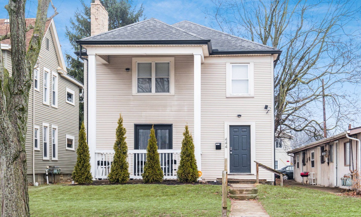 University District House | Stay in the Palazzo in OSU! 10 BEDS!