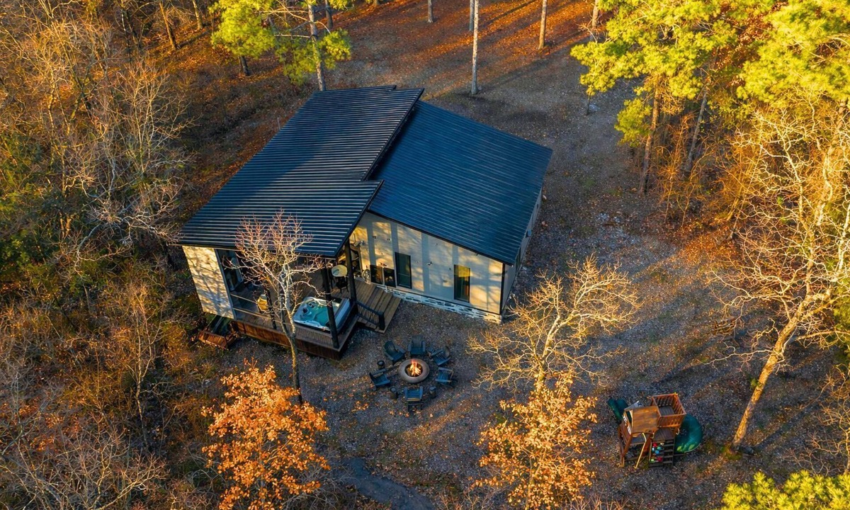 Hochatown Cabin | Stay & Unwind | 2 Kings, Playset, Arcade, Hot Tub