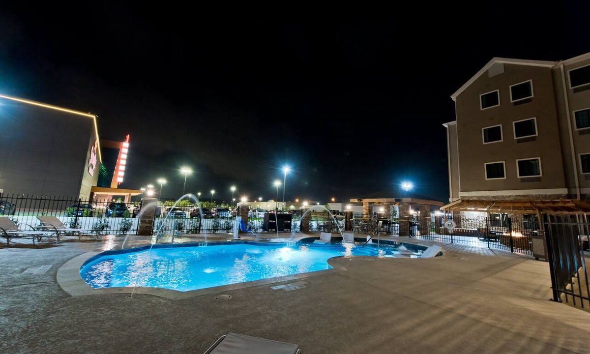 Humble Hotel | Staybridge Suites Houston - Humble Beltway 8 E by IHG