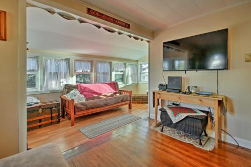 Buzzards Bay House | Steps to Cape Cod Canal: Pet-Friendly Home