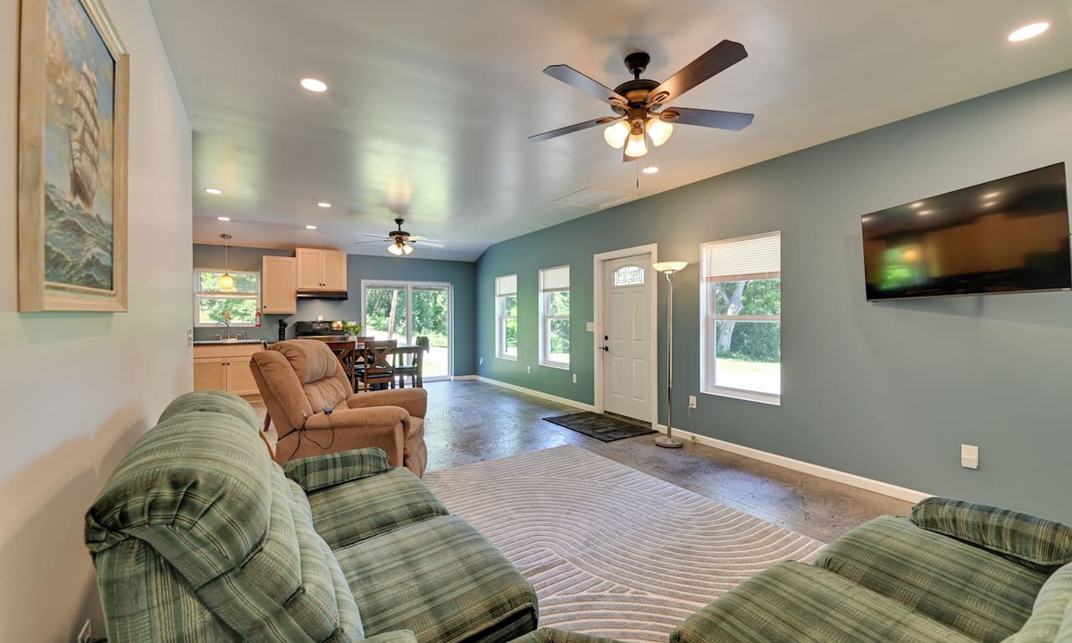 Clifton Park House | Steps to Mohawk River! 22 Mi to Saratoga Ractrack!