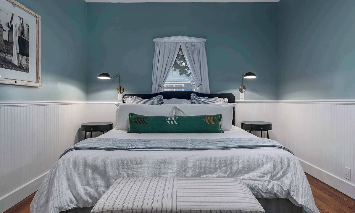 Stonewall House | Stonewall Main Haus - Sleeps 6