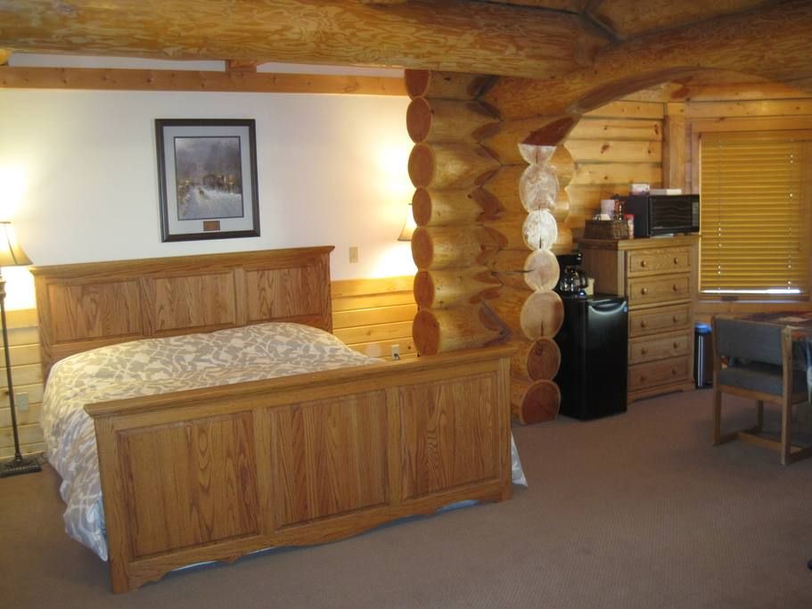 Viola Apartment | Striking 650 sq. ft. private suite on the main floor of an amazing modern log home.