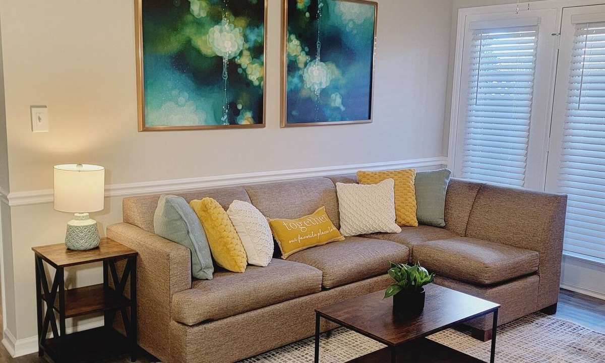Pine Forest Apartment | Studio 409: Your Accessible Hub w/Ultra-Fast WIFI