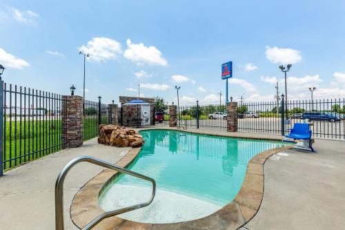 Orange Hotel | Studio 6-Orange, TX