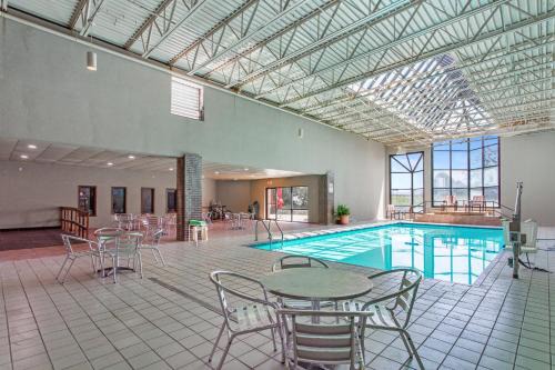 Ramada | Butte