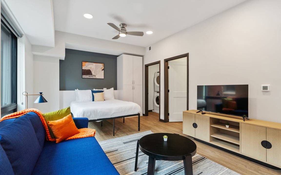 Lockerbie Square Apartment | Studio flat ∙ 4 guests