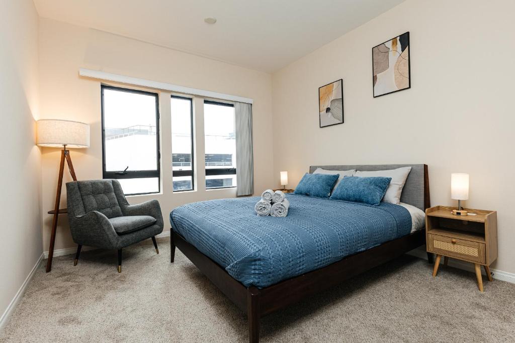 Miracle Mile Apartment | Stunning 2 bedroom near by The Grove