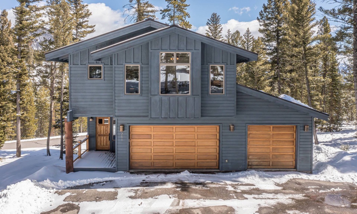 Antler Ridge House | Stunning Antler Ridge Home! Private Hot Tub, Sauna, 5 Min. to Resort!
