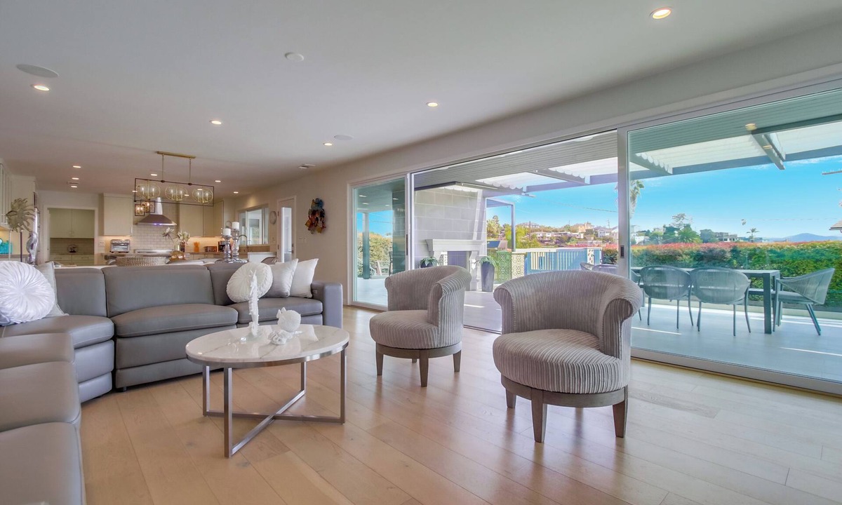 Roseville - Fleet Ridge House | Stunning Bay view property with roof deck and outdoor kitchen.