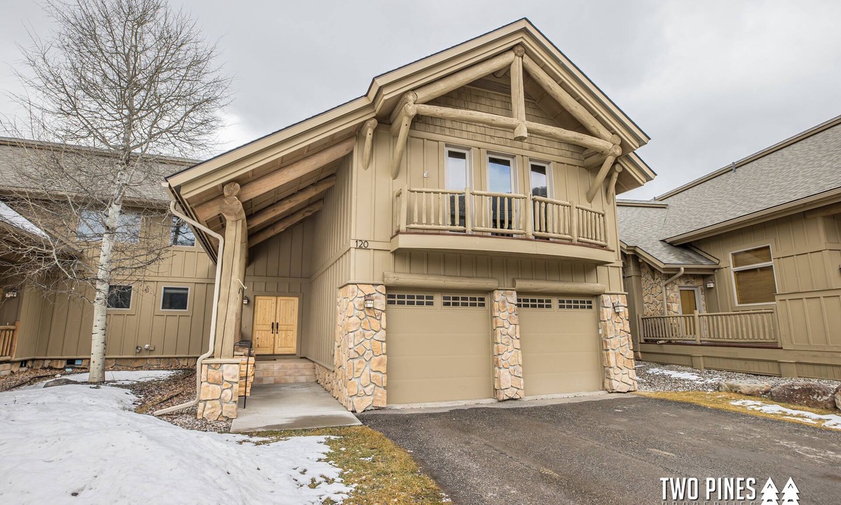 Big Sky Meadow Village House | Stunning Big Sky Home! Private Patio with Hot Tub, Grill! 15Min to Resort, 5Min