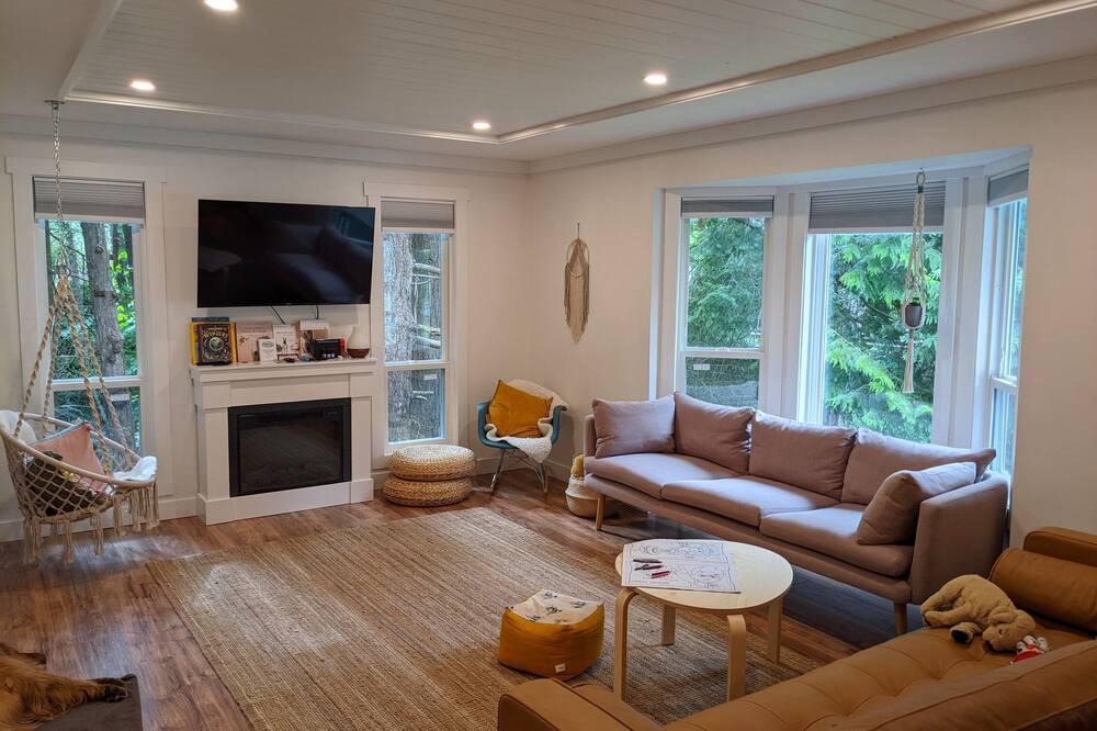 Comox House | Stunning Creekside Comox Character Home