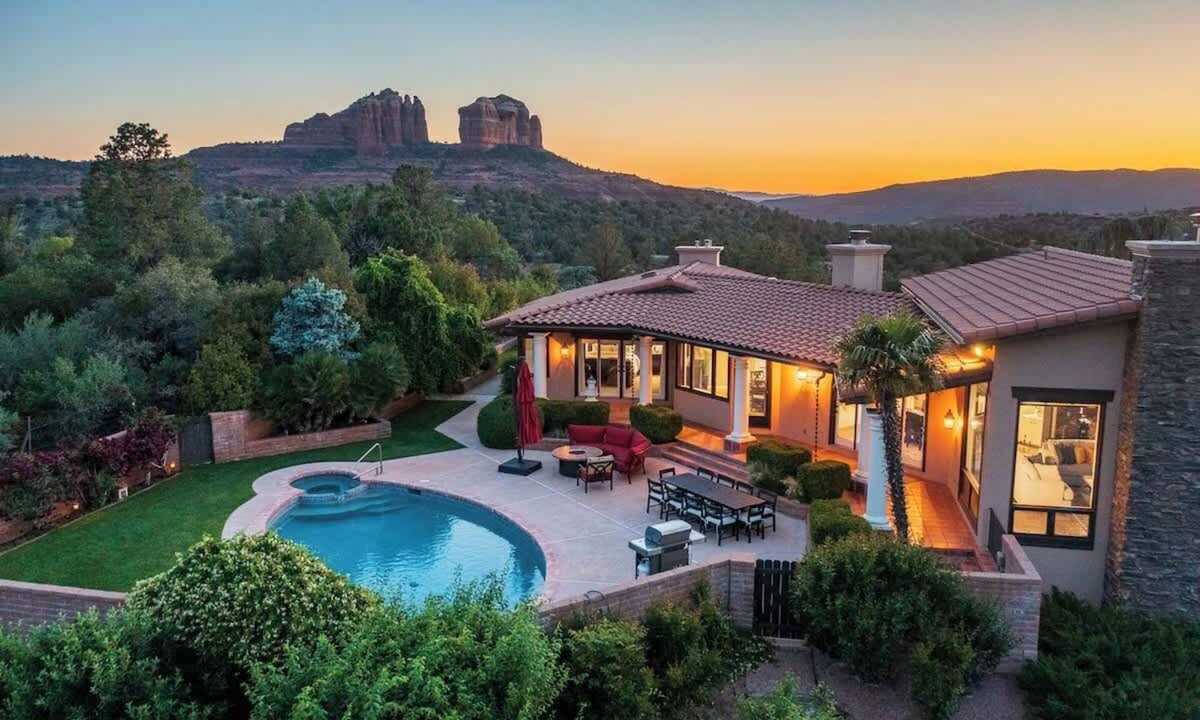Sedona House | Stunning Luxury Paradise with Views, Pool and Hot