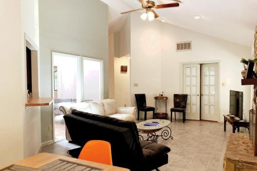 Raleigh House | Stylish home in Apex near Raleigh