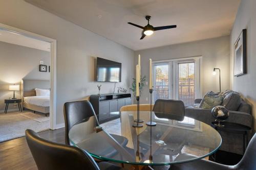 Clayton Apartment | StylishvCozy 2BD Apt Near DT Clayton Pool Gym