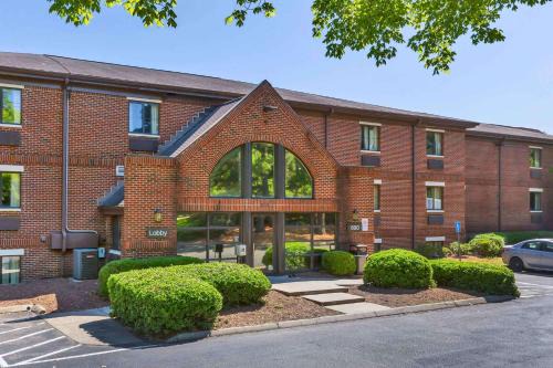 Cary Hotel | Suburban Studios Cary - RDU Airport