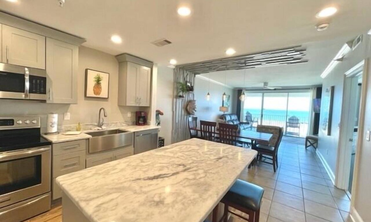 Tybee Island Condo | Summer & July 4th Savings at Beachside Colony Tybee's ONLY Oceanfront Resort 3/3