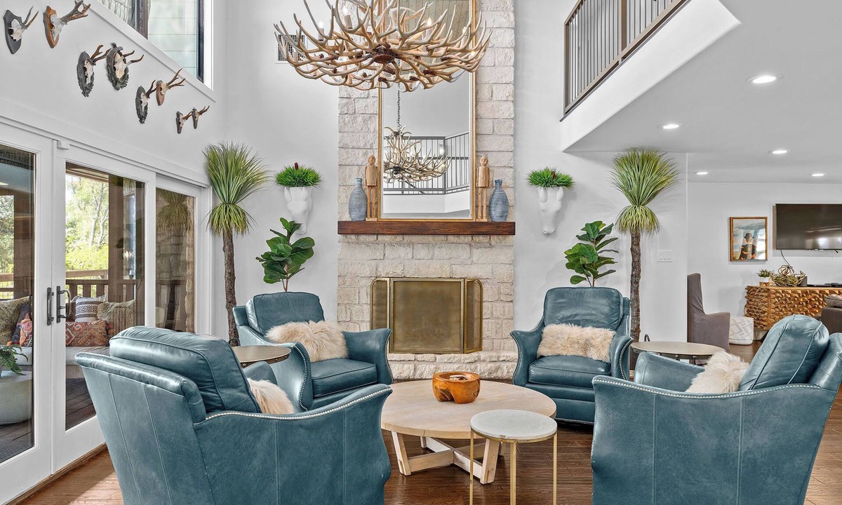 Wimberley House | Summer Riverfront | 5 Acres | Hot Tub | Sleeps 17