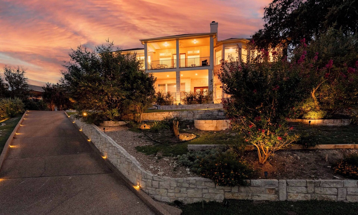 Travis Landing House | Sun Rise Lake House