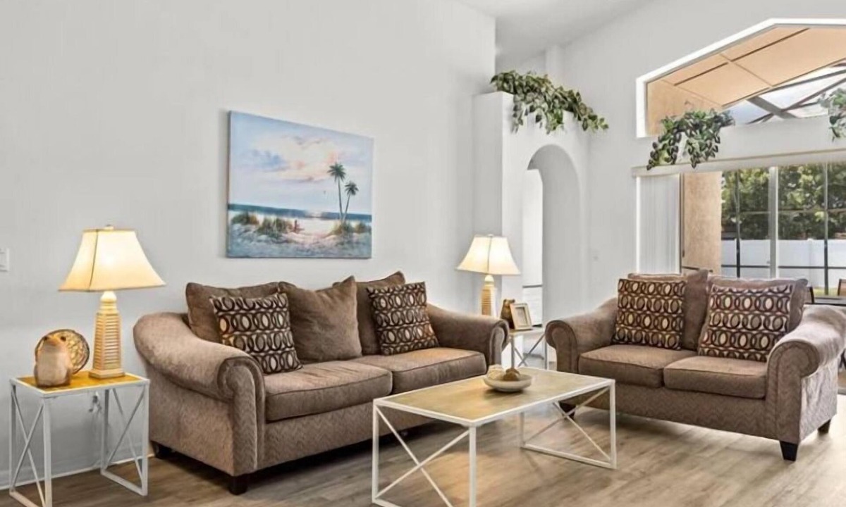 Indian Point House | Sunny Private Pool & Spa & Fenced Yard. Nr Parks