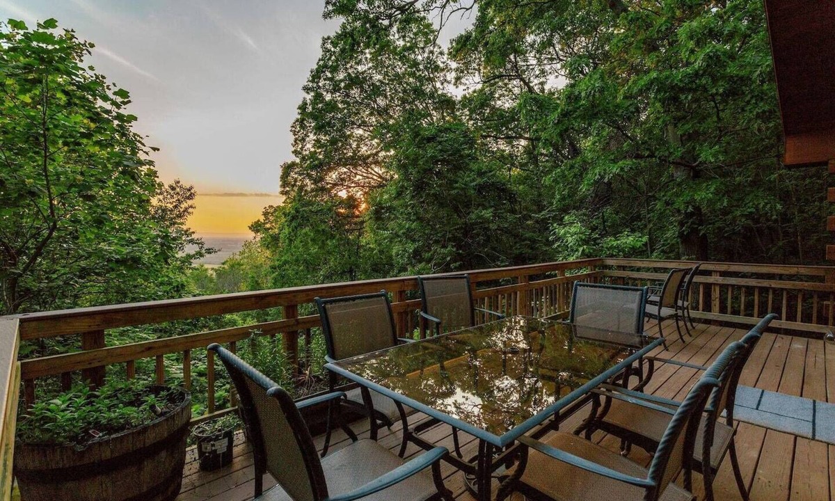 Keedysville Cabin | Sunny Streams Cabin - Sunset Views w/a Hot Tub!