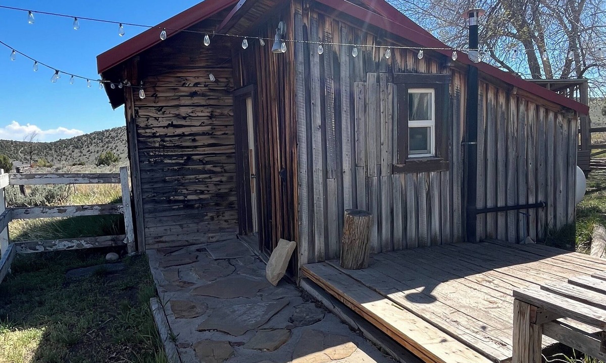Tridell Cabin | Sunrise Cabin in Lapoint