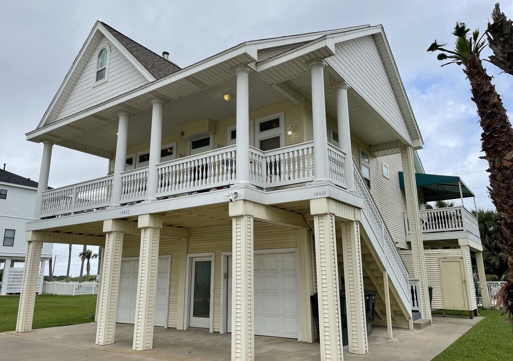 Pirates Beach West House | Sunset Paradise - Relax in your Private Pool/Spa after a Walk from the Beach!