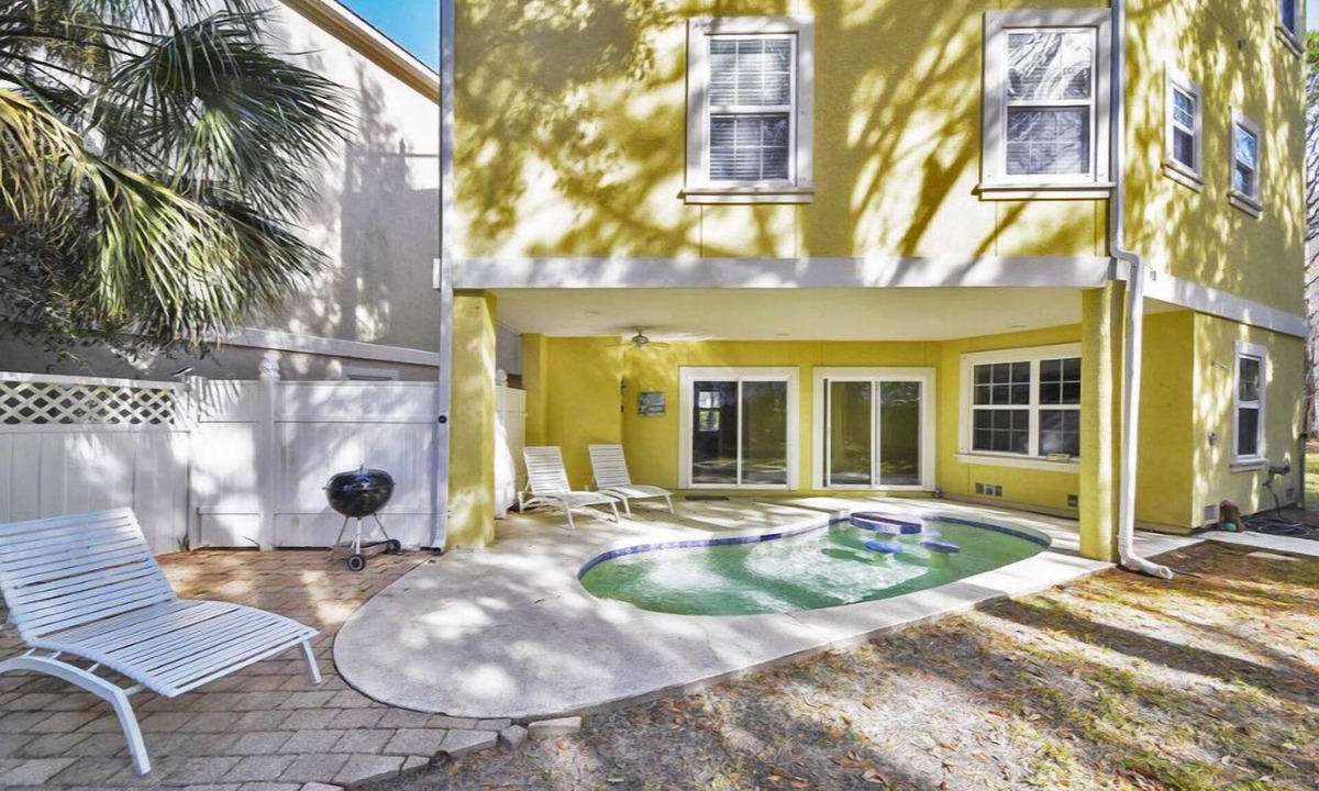 Palmetto Dunes House | Sunset Rentals | Crabline 49 | Dog Friendly