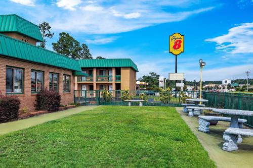 State Park Hotel | Super 8 by Wyndham Columbia/Ft. Jackson SC