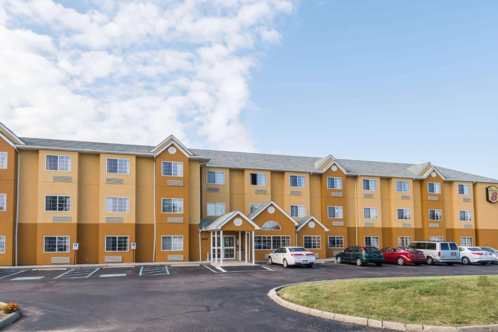 Columbus Hotel | Super 8 by Wyndham Columbus West