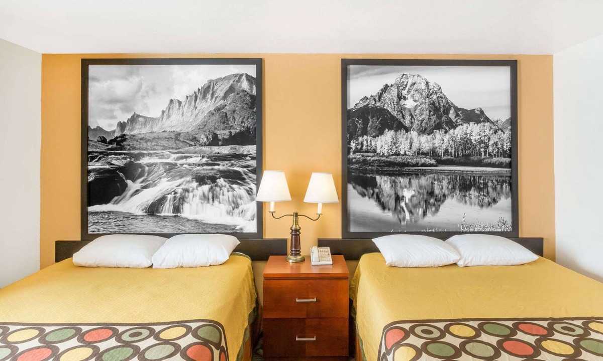 Diamondville Hotel | Super 8 by Wyndham Diamondville Kemmerer