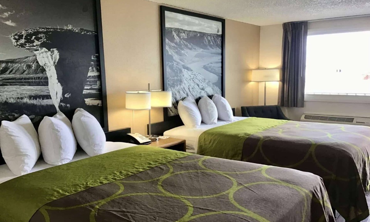 Hardin Hotel | Super 8 by Wyndham Hardin Little Bighorn Battlefield